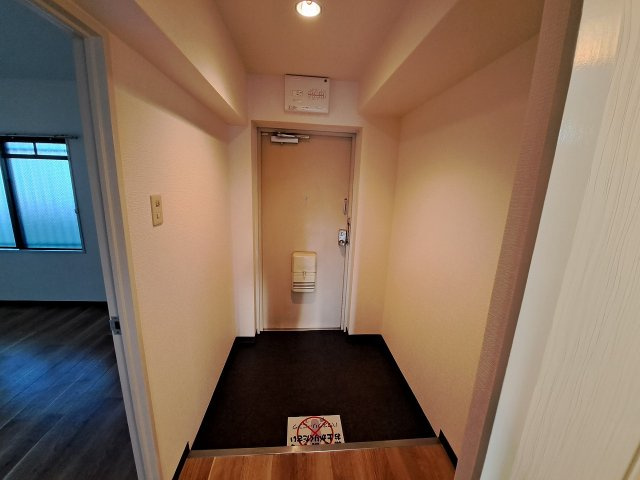 カーサ学文の玄関