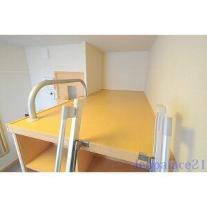 レオパレスミダスコート古曽部の寝室