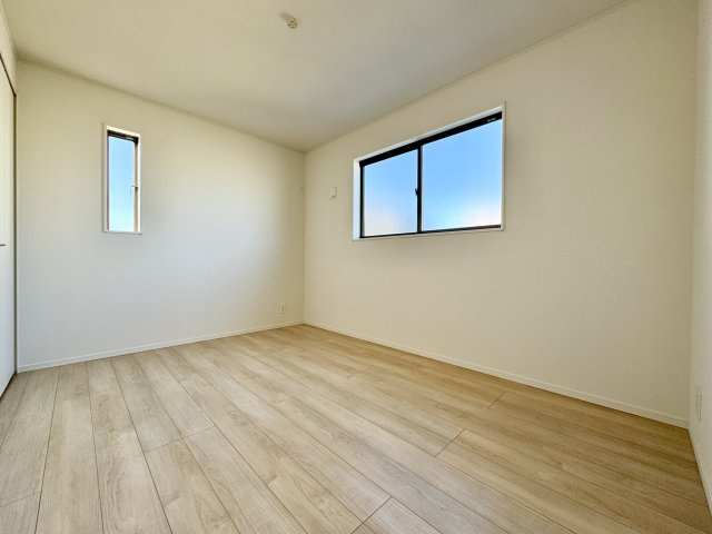 浜松市浜名区豊保　第1　1号棟の洋室|2階　西側　約6帖の洋室です。