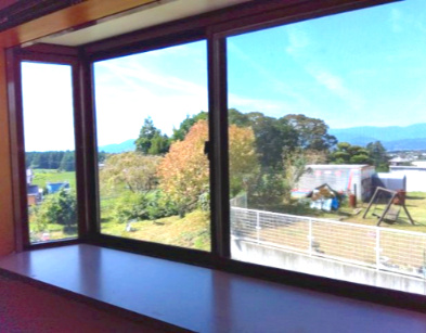 ベルウッド大淵　富士市大淵の展望|高台に位置しており眺望が素晴らしいです。出窓になっているので空間に広がりが出ます。
