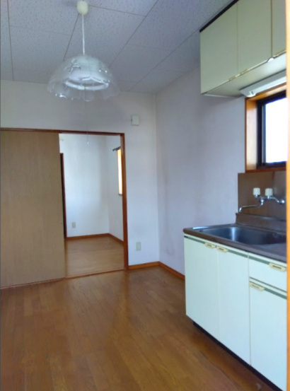 ベルウッド大淵　富士市大淵のキッチン|キッチンには窓があり明るく開放的です。壁付けキッチンなので集中してお料理出来ますね。