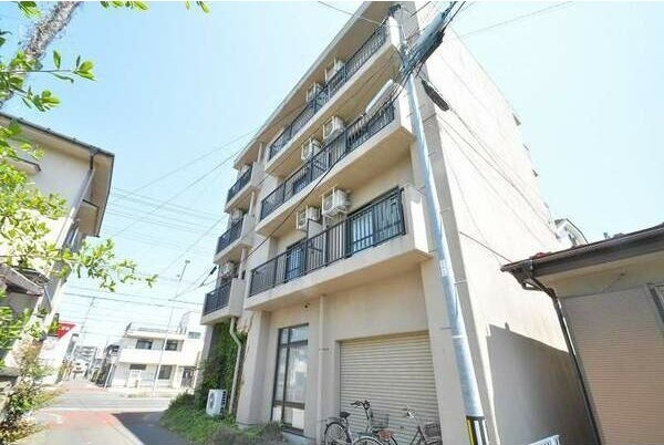 メゾンドレーヌの外観