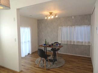 【居間・リビング】 | 川西市見野２丁目21の33　中古一戸建て