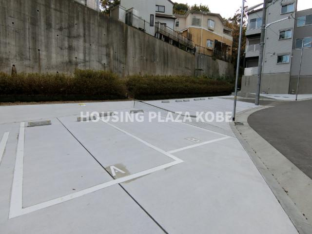 エヌエムサンカンテキャトフＢ棟の駐車場