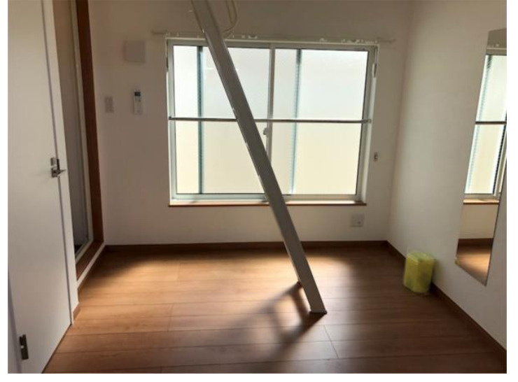 ソフィアスイング(家具付き)の居間・リビング|初期安☆敷金礼金なし☆家具家電付き☆