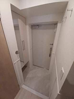 スアヴィス三ノ輪の玄関