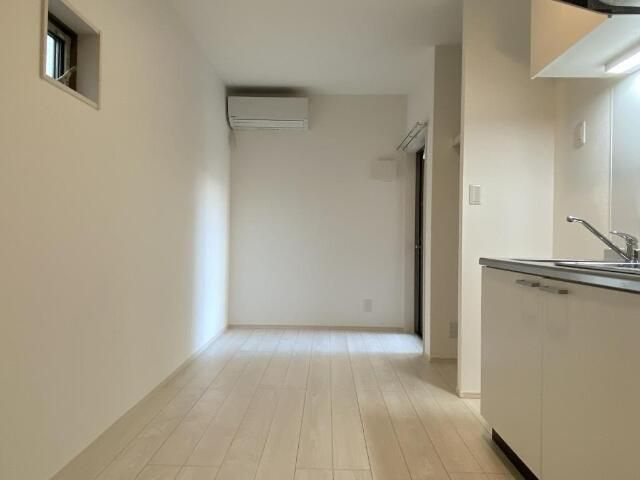 ＬＡＵＲＥＬ西新井栄町の居間・リビング