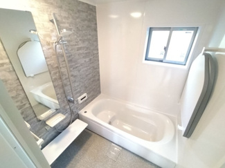 【外観】 | 平塚市横内 中古戸建て | 駐車場部分土間打ちコンクリート工事施工中