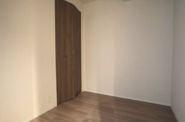 アーバングランデ新大阪の洋室