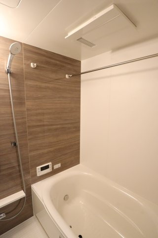 コンフォリア・リブ新大阪西宮原ソルテラスの浴室