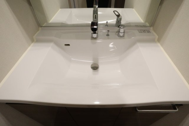 コンフォリア・リブ新大阪西宮原ソルテラスの独立洗面台