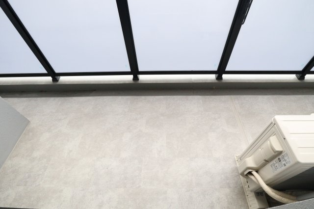 コンフォリア・リブ新大阪西宮原ソルテラスのバルコニー