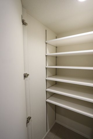 コンフォリア・リブ新大阪西宮原ソルテラスの収納