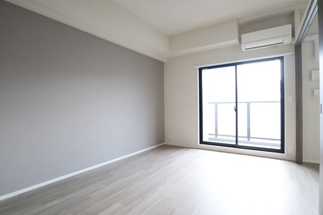 コンフォリア・リブ新大阪西宮原ソルテラスの居間・リビング