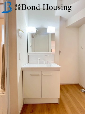 周辺環境充実で生活しやすい　玉津町新方　限定1棟の独立洗面台