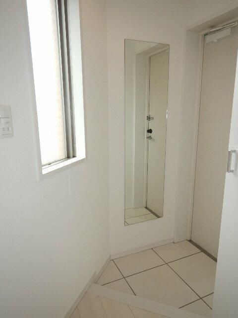 ガーラ・シティ深川森下の玄関