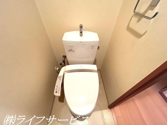 【トイレ】 | ネバーランド神崎川 | 温水洗浄便座付トイレ（※リフォーム前撮影）