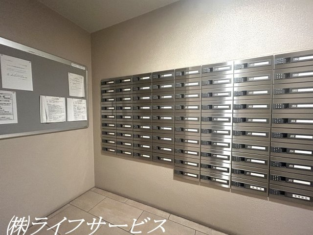 【エントランス】 | ネバーランド神崎川 | メールボックス