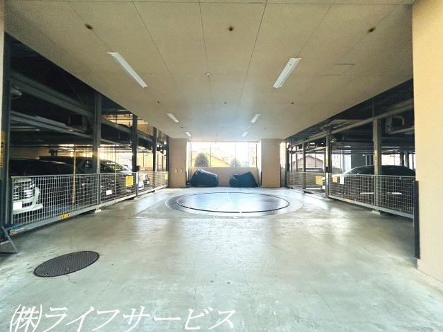 【駐車場】 | ネバーランド神崎川 | 敷地内駐車場