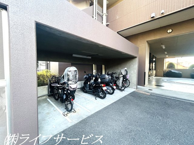 【その他共用部分】 | ネバーランド神崎川 | バイク置場