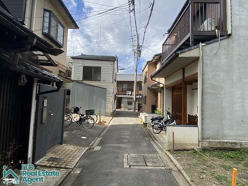 上京区上天神町 新築戸建の前面道路含む現地写真