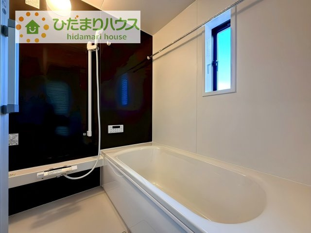 【浴室】 | 土浦市小岩田東第4　新築戸建　2号棟 | 大人が足を伸ばしても十分な広さ！一人でゆっくりくつろぐ時間も大切です！