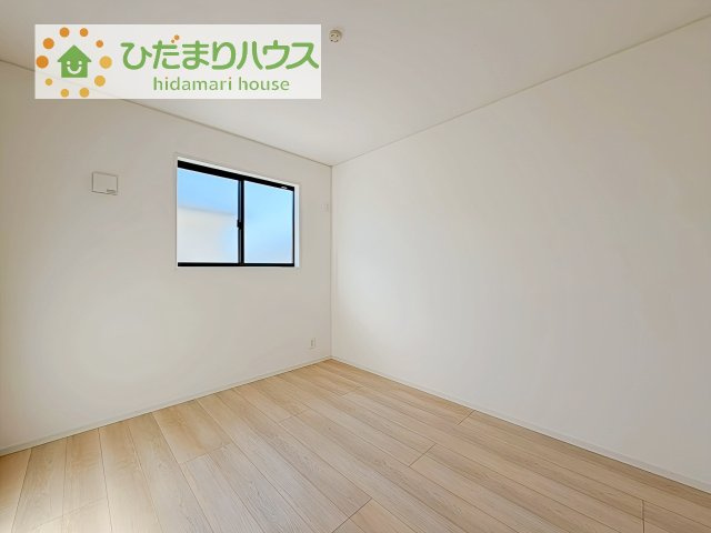 【洋室】 | 土浦市小岩田東第4　新築戸建　2号棟 | 木の温もりがやさしいフローリング♪