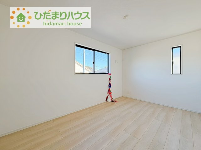 【洋室】 | 土浦市小岩田東第4　新築戸建　2号棟 | 机にベットを置けば子供部屋の完成です！