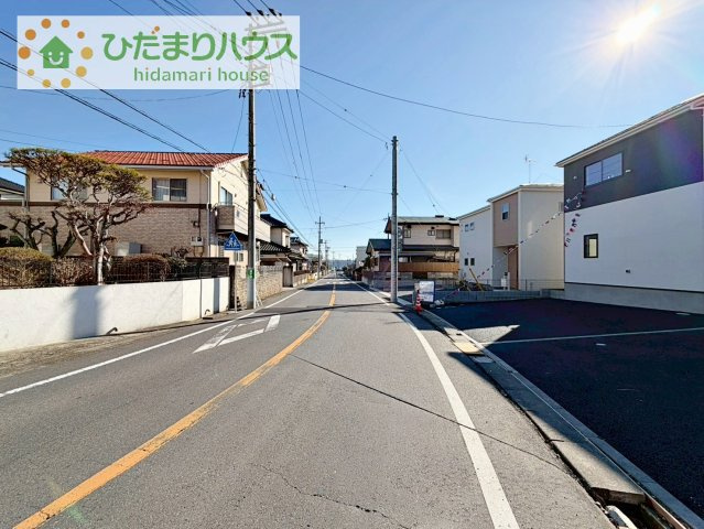【前面道路含む現地写真】 | 土浦市小岩田東第4　新築戸建　2号棟 | たっぷりの陽光と心地よい風が舞い込む住まい♪