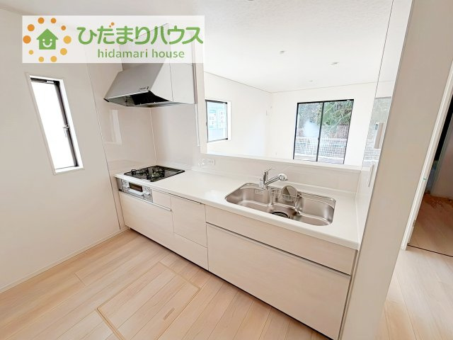 【キッチン】 | 土浦市小岩田東第4　新築戸建　2号棟 | 料理をしながらでも、ご家族との会話を楽しめる対面式キッチン♪