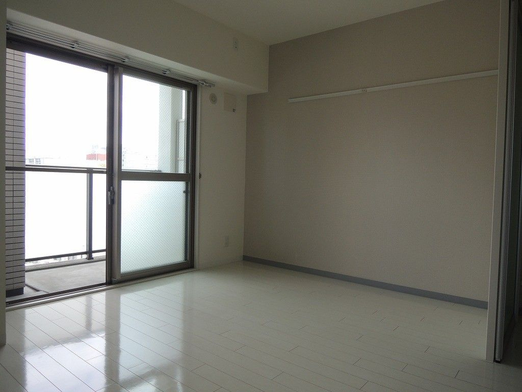 ポローニア立花通りの居間・リビング