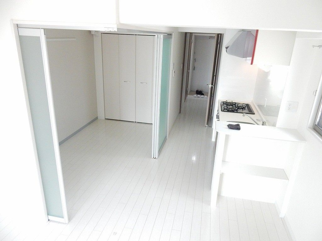 ポローニア立花通りの居間・リビング