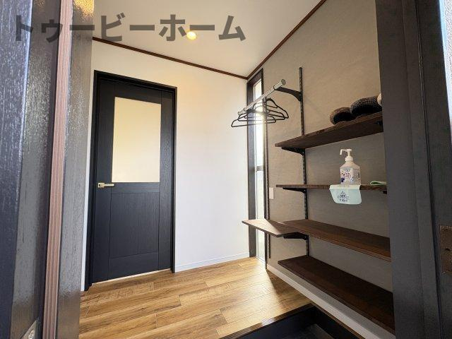 mｙ home狭山 一軒家の玄関|明るい玄関です