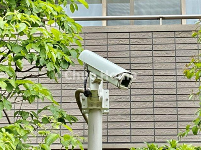 【防犯設備】 | レクセルマンション亀有 | 【防犯カメラ】何かあった時の大事な証拠になることももちろんなりますが、防犯というくらいですので大事なのは防犯カメラがあることによって抑止力につながることですよね。