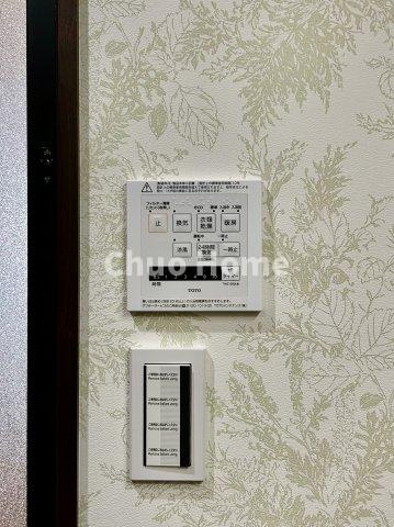 レクセルマンション亀有の内装|【浴室乾燥機】暖房・冷風・換気・乾燥が可能です。毎日を快適に過ごせるうれしい機能が揃っています。雨の日の洗濯物も安心です。