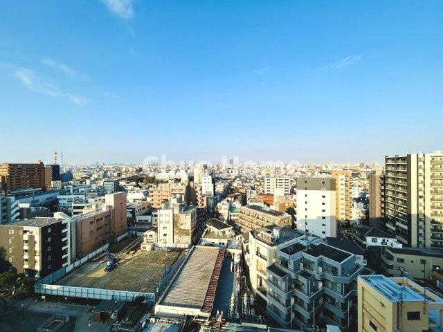 レクセルマンション亀有の展望|手を伸ばせば、ふれることが出来そうな環境が、そのままインテリアになったような印象です。その豊かな眺望にふさわしい空間には、通風・採光にも優れ、心地よい光と風があふれています