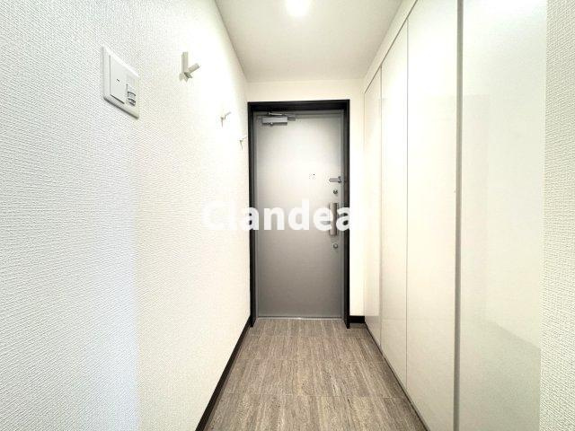 ジュイールパルフェ西新井の玄関|ドキドキの新生活も、安心してスタート。ぴったりの住まいを見つけませんか？クランディアが一緒に住まい選びをサポートします‼　まずは、お気軽にお問合せください　＃クランディア