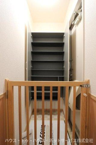 フローラル　Cの玄関