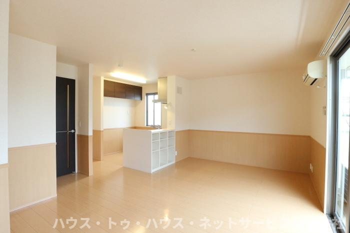 フローラル　Cの居間・リビング