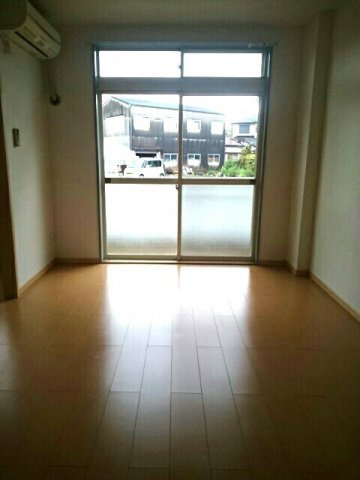 フレグランス幸の内装