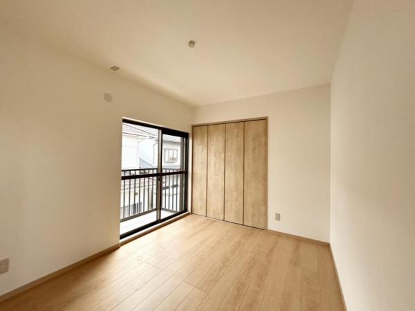 善通寺市木徳町中古戸建の洋室