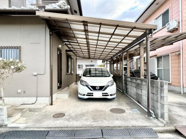 善通寺市木徳町中古戸建の駐車場