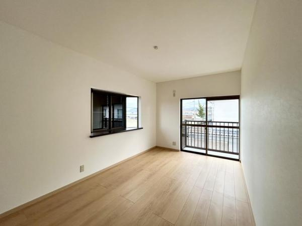 善通寺市木徳町中古戸建の洋室