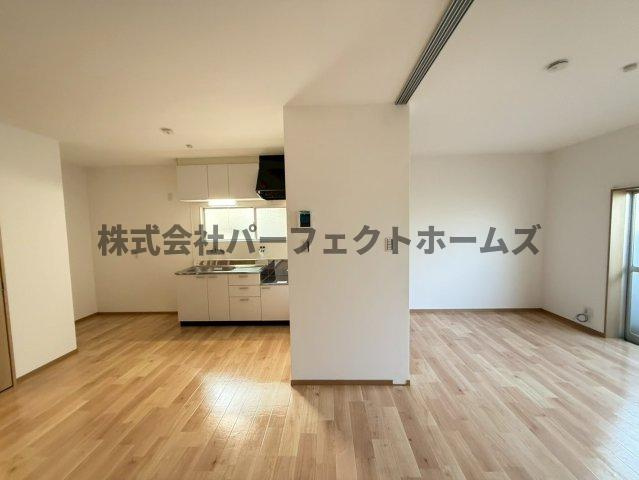 FRONTIER FIELD River Sideの居間・リビング|ゆったりとした居間です