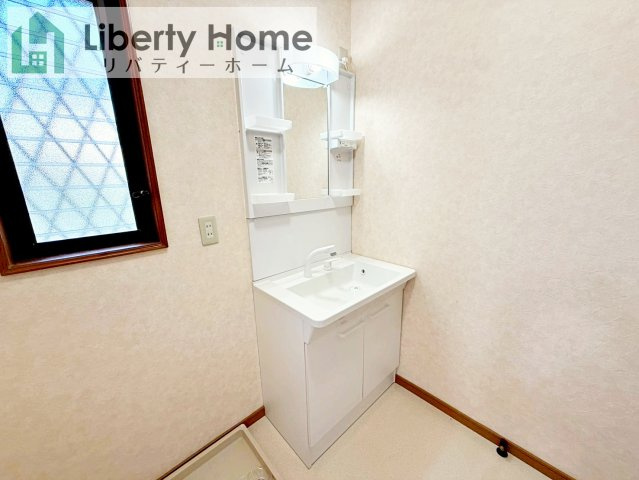 土浦市右籾　中古戸建の独立洗面台