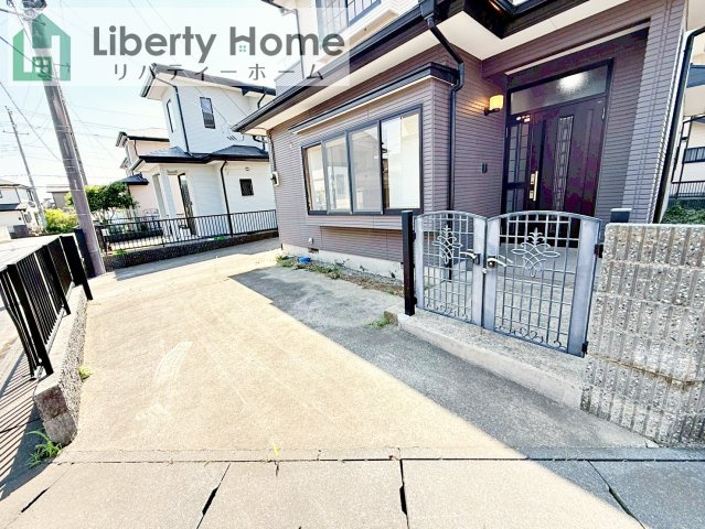 土浦市右籾　中古戸建のエントランス