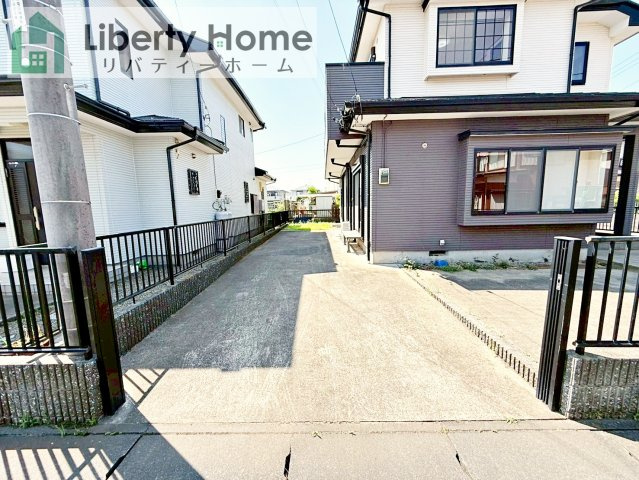 土浦市右籾　中古戸建の駐車場
