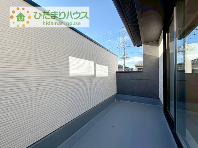 【バルコニー】 | 守谷市松ケ丘5期　新築戸建　2号棟 | 広々としたバルコニー。お洗濯物もぜーんぶ干せちゃいます！！