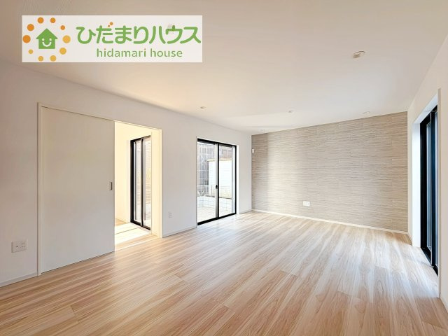 【居間・リビング】 | 守谷市松ケ丘5期　新築戸建　2号棟 | お子様が元気に遊べる広々としたリビングです！