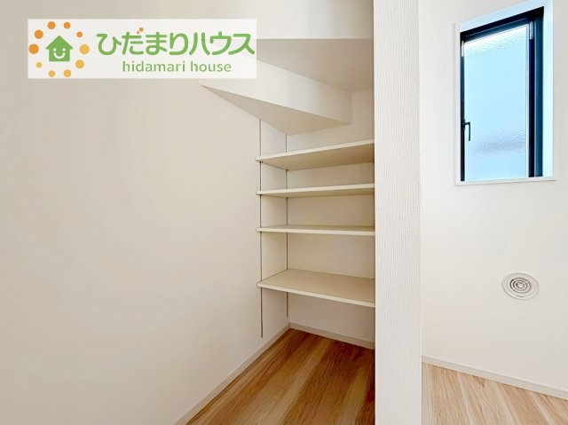 【収納】 | 守谷市松ケ丘5期　新築戸建　2号棟 | パントリー完備で散らかりがちなキッチン回りもラクラクお片付けできちゃいます！(*^-^*)